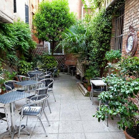 Fujiyama B & B Venice Exterior photo